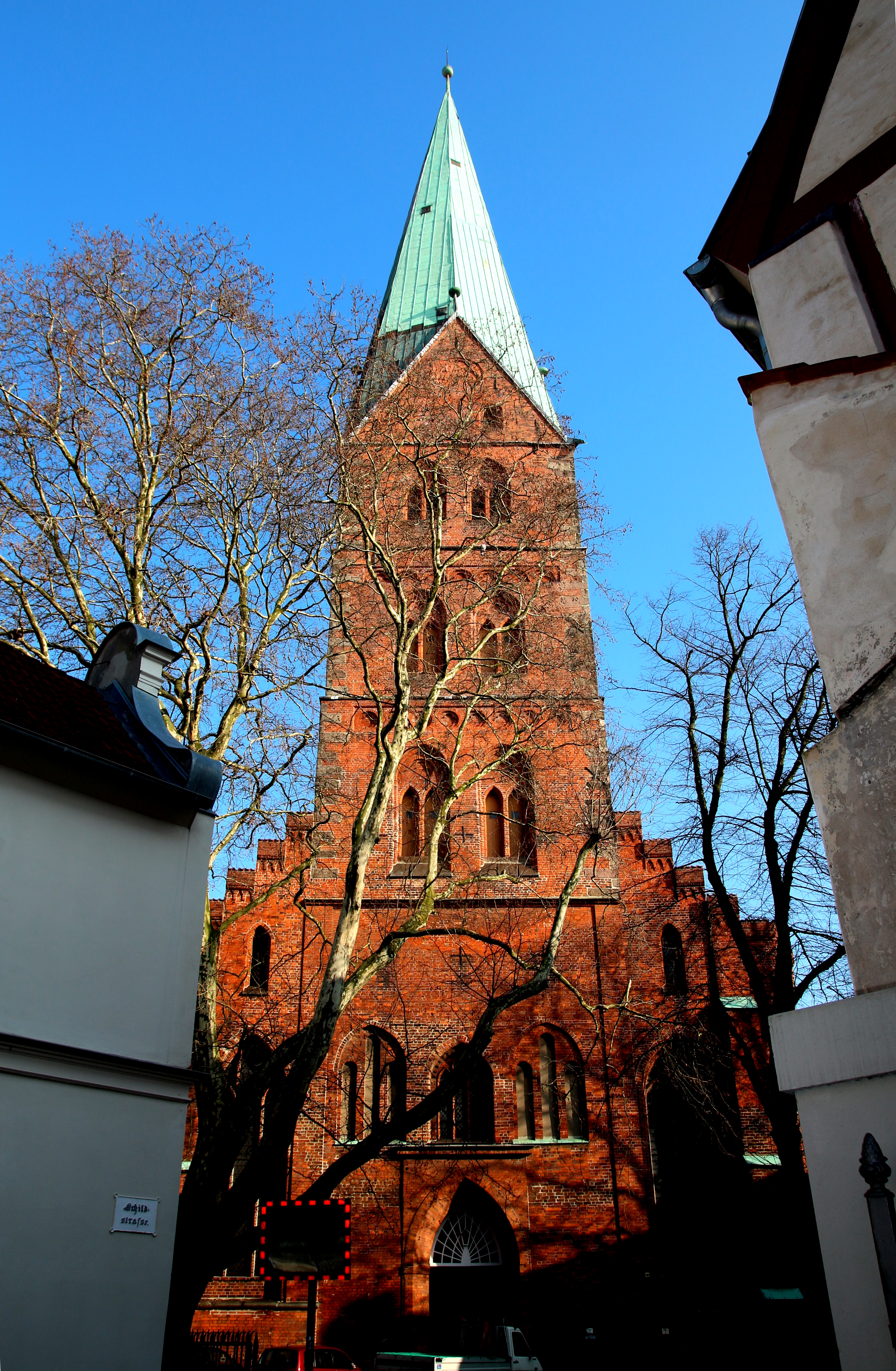 Eine Frontalaufnahme der Aegidienkirche